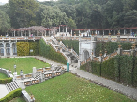 Scalinate dei giardini del Castello di Miramare